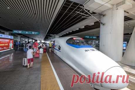 Россия и Китай захотели возобновить наземное пассажирское сообщение. Россия и Китай захотели возобновить наземное пассажирское сообщение между государствами после смягчений азиатской страной антиковидных мер. При этом в Генеральном консульстве РФ в Харбине отметили, что процесс восстановления пассажирского сообщения будет состоять из нескольких этапов.