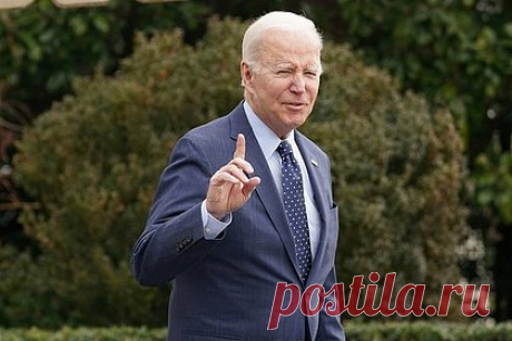 Байден пообещал поговорить с главой КНР о сбитом над США аэростате. Президент США Джо Байден пообещал поговорить с главой КНР Си Цзиньпином на фоне инцидента со сбитым над США аэростатом. «Мы не ищем новой холодной войны. Но извиняться я не буду, и мы будем соперничать», добавил лидер США. Он также указал, что американские и китайские дипломаты продолжат взаимодействие.