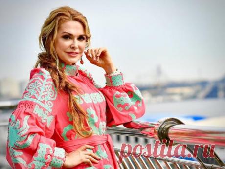 Ольга Сумская отмечает 53-летие: успешная карьера и красивые фото украинской Роксоланы