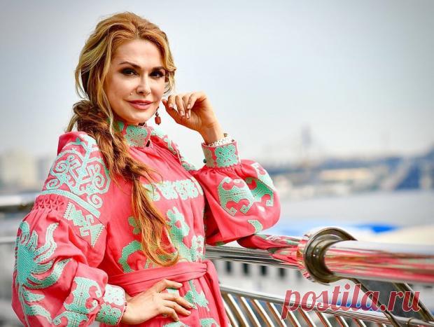 Ольга Сумская отмечает 53-летие: успешная карьера и красивые фото украинской Роксоланы