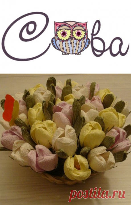 Конфетный букет весенних крокусов в корзинке. Основные использованы материалы: гофрированная бумага, сизаль, плетенная корзинка, конфеты «Марсианка» .