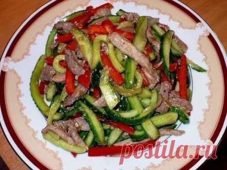 Салат из огурцов и мяса. Рецепт простой, нравится всем!!!