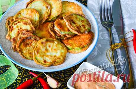 Кабачки в кляре на сковороде с чесноком, рецепт с фото Кабачки, жареные на сковороде в кляре с чесноком - вкусная, пикантная закуска, которая довольно легко готовится. Стоит лишь знать несколько секретов и нюансов, о которых поведает рецепт с пошаговыми фото и подробным описанием.