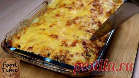 Мясо по-французски (видеорецепт) Мясо по-французскиИнгредиенты: Свинина вырезка — 1 кг Картофель — 1 кг Лук репчатый — 2 шт. Сыр — 200 гр. Брынза — 100 гр. Оливковое масло — 3 ст.л. Соль по вкусу Майонез — 4 ст.л. Подсолнечное масло ...