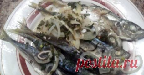 Классный рецепт - Шкара! Это блюдо рыбаков, готовят его из свежевыловленной рыбы (ставриды или барабульки) на решётке. Можно приготовить дома в духовке из любой не крупной морской рыбы.