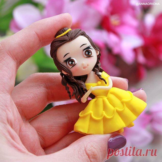 Красавица готова отправится на бал) Конечно-же это Бель 💖
Очень давно хотела её слепить и рада, что задуманное наконец-то осуществилось 😊

Это брошка, рост девочки 6,5 см, и она очень ждет, когда же я сделаю видео о процессе её создания 😍 Которое выйдет на моем канале YouTube!

#Бель #красавица #красавицаичудовище #beautyandthebeast #куколка #брошь #AnnaOriona #полимернаяглина #polymerclay #хэндмэйд #пластика #лепка #своимируками