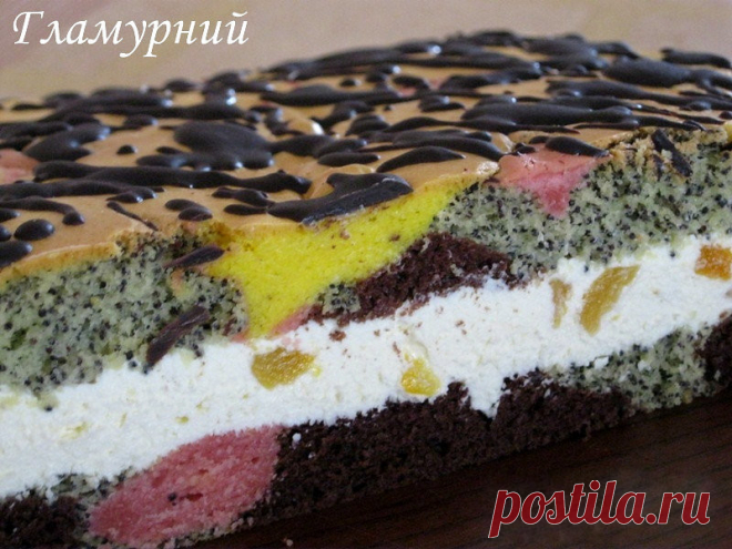 Пляцок ГЛАМУРНИЙ Інгредієнти:Ф-24*36 Корж: 10 білків 5 жовтків 1,5 скл. цукру 1,5 скл. борошна 1 п. порошку до печива 1 скл. олії крім того для І-1 ст. л какао ІІ-5 жовтків,1 ст.л борошна ІІІ-5 ст.л маку сухого ІV-1 пач.червоного кисілю Крем: 300 г масла 0,5 б сирої згущонки 300 г домашнього сиру 200 г кураги 1 п. ван. цукру. Корж: Білки добре збити з цукром,додати жовтки,борошно з порошком,олію.Поділити тісто на 4 частини,до кожної додати окремі інгредієнти. Форму для випічки застелити пергамен