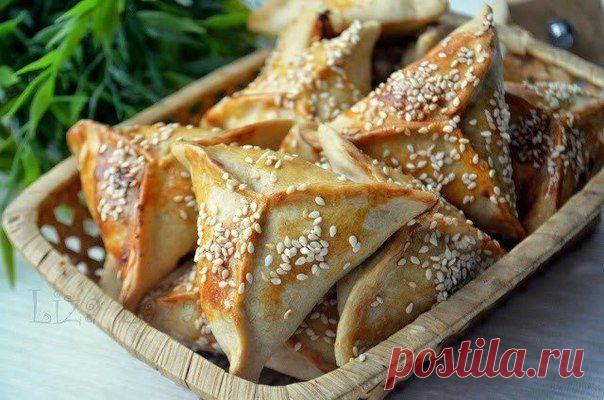 Мини-самосы с бараниной и овощами
