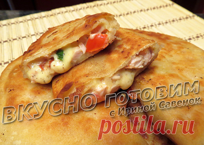 Лепешки заварные с куриной грудкой и твердым сыром