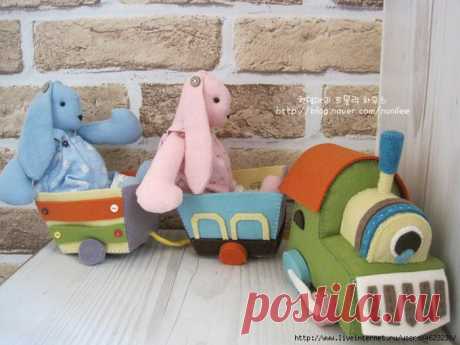 Шьем игрушки для детей из фетра.Паровозик и гусенок.