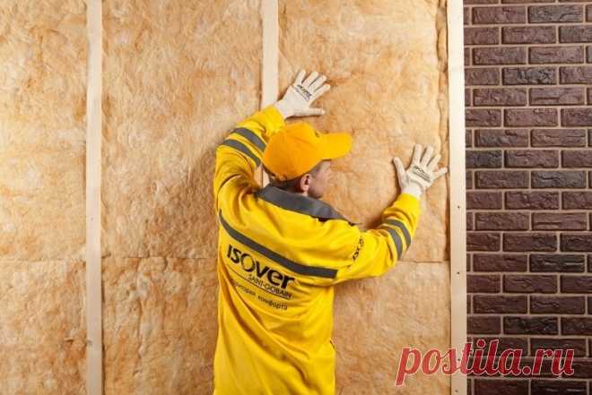 Утепление стен снаружи минеральной ватой 

Стена дома: брус, кирпич или блок. 

Необходимые материалы и инструменты: 
универсальная теплоизоляция Isover Классик плюс; 
деревянные бруски 50х50 и 20х50 мм; 
гидро-ветрозащитная мембрана Isover HB; 
строительный скотч; 
строительный степлер; 
шуруповерт; 
шурупы; 
скобы для строительного степлера.