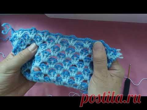 Двухцветный ажурный узор крючком.