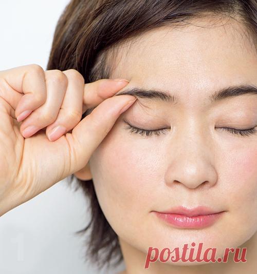 Как поднять нависшее веко: массаж вместо операции