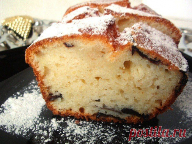 Нежный творожный кекс с черносливом