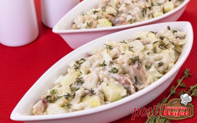 Салат с селедкой, картофелем и яблоком