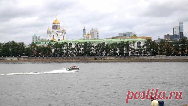 Суд одобрил изъятие завода "Исеть" в пользу РФ. Суд в Екатеринбурге повторно одобрил изъятие акций завода электрических соединителей "Исеть" в пользу РФ. Об этом сообщает "Интерфакс". Прежде заводом владел бывший депутат Госдумы РФ Малик Гайсин. Причиной изъятия ...