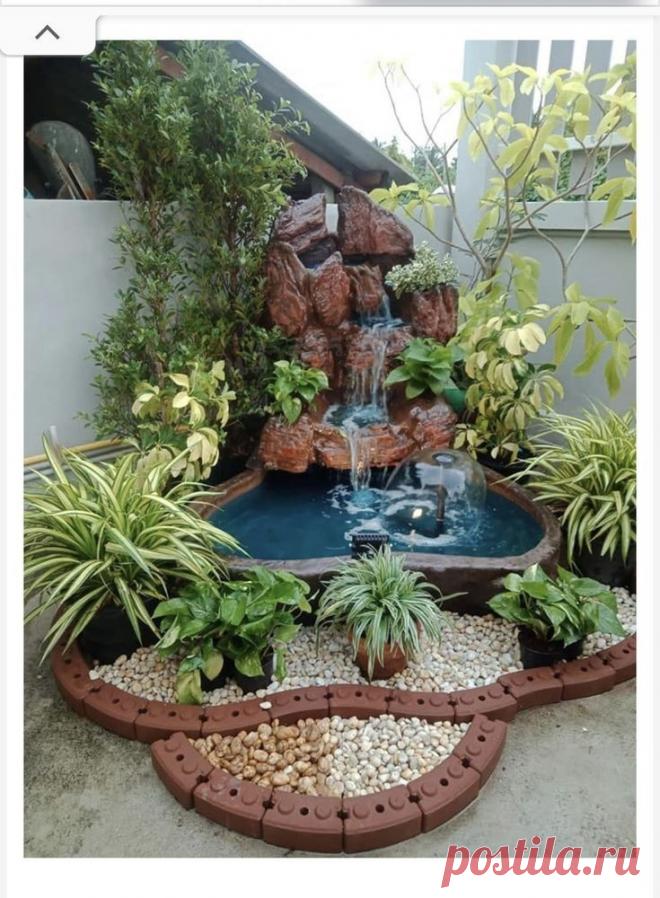 Ландшафтный дизайн красивого дворового фонтана-водопада