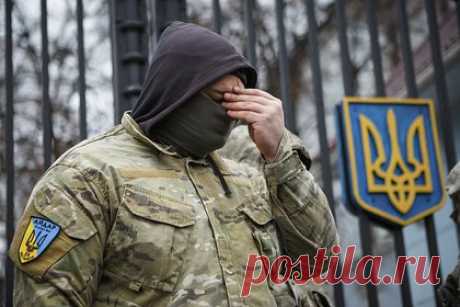 Украинские уклонисты рассказали о попытках попасть в Румынию. Уклоняющиеся от армии на Украине мужчины боятся медведей и снайперов на границе с Румынией. Один из украинских уклонистов по имени Артем рассказал, что попытки незаконно пересечь украино-румынскую границу связаны с очень высоким риском. Чтобы сбежать из страны придется перейти через Карпатские горы.