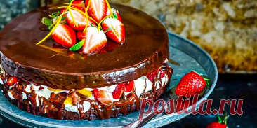 ШОКОЛАДНЫЙ ТОРТ С КЛУБНИКОЙ И АПЕЛЬСИНАМИ