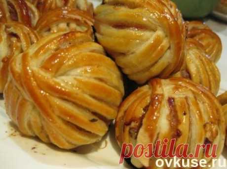 Мясные клубочки в слоеном тесте