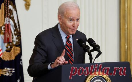 Байден пошутил о мороженом перед выступлением о стрельбе в Теннесси. Президент США Джо Байден перед обращением по поводу стрельбы в городе Нэшвилл (штат Теннесси) пошутил, что появился на мероприятии в Белом доме из-за мороженого.