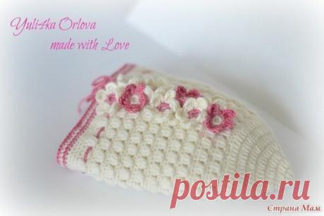 Детская шапочка из сообщества &quot;Страна Мам&quot;


Пряжа Пехорка Детский каприз 50% шерсть мериносовая, 50%фибра, для декора и отделки 100%хлопок Анна 16, ушло меньше моточка белой пряжи, вязала на объем головы 47-49 см.