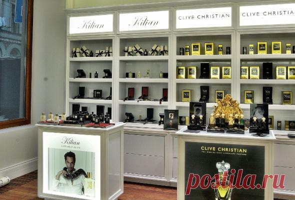 Огромный выбор духов которыми пользуются знаменитости.