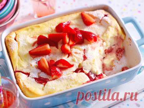 Quark-Grieß-Auflauf mit Erdbeeren Ob als warmes Frühstück, süße Hauptspeise oder Dessert: Quark-Grieß-Auflauf ist ein tolles Familienessen, das allen schmeckt!