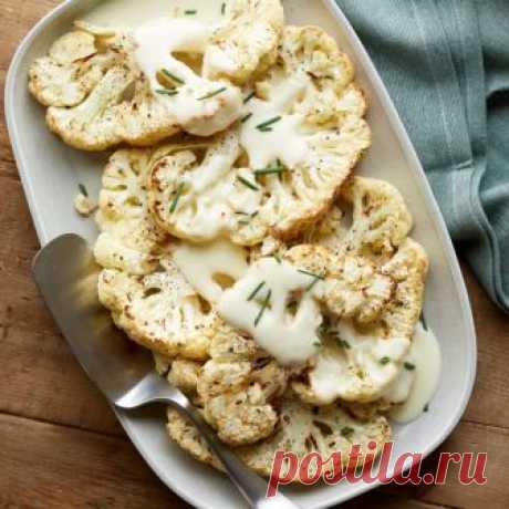 👌 Запеченная цветная капуста с сырным соусом, рецепты с фото С нашим сегодняшним рецептом приготовления запеченной цветной капусты вам гарантирован вкуснейший ужин, на организацию которого уйдет не больше часа.
 
Запеченная цветная капуста...
