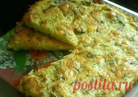 ПИРОГ-ЗАПЕКАНКА ИЗ ТЕРТОГО КАРТОФЕЛЯ С СЫРОМ И ЧЕСНОКОМ

Вкуснючий до безобразия и простой в приготовлении пирог из продуктов, которые всегда под рукой)

Продукты

Картофель (средние клубни) - 6 шт.
Яйца - 2 шт.
Чеснок - 2 зубчика
Майонез - 3-4 ст. л.
Сыр твердый - 100 г
Укроп сушеный (или другая зелень) - 1 ст.л.
Соль - по вкусу
Перец – по вкусу
Масло - для смазывания формы

Однажды случайно наткнулась на рецепт пирога-запеканки из тертого картофеля, пеку его часто, а теп...