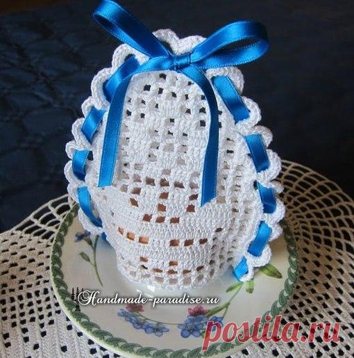 Вязаные колпачки для пасхальных яиц. Филейное вязание крючком 
Вязаные колпачки для пасхальных яиц можно связать к приближающемуся празднику светлой Пасхи. 
Ажурные колпачки вяжутся крючком из хлопчатобумажной пряжи филейной вязкой и украшаются 
декоративной обвязкой и шелковыми ленточками. Ниже прилагаю две разные схемы вязания основы колпачков. 
Схемы даны только для вязания основы, вариант обвязки зависит от вашего вкуса. 
Для создания колпачка следует связать две детал...