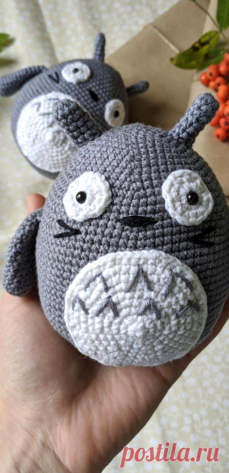 PDF Тоторо крючком. FREE crochet pattern; Аmigurumi animal patterns. Амигуруми схемы и описания на русском. Вязаные игрушки и поделки своими руками #amimore - маленький Тоторо из аниме &quot;Мой сосед Тоторо&quot;.