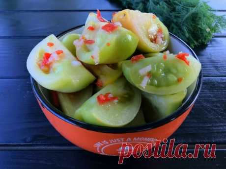 Вкусные зеленые помидоры в острой ароматной заливке