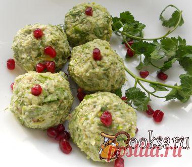 Пхалеули из стручковой фасоли рецепт с фото. Пхалеули - грузинское блюдо в виде разноцветных шариков, которые сделаны из овощей и зелени.  Имеют нежный вкус. Готовятся из различных овощей - шпината, баклажан, моркови, свеклы и стручковой фасоли.