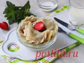 Вареники с клубникой на сыворотке
