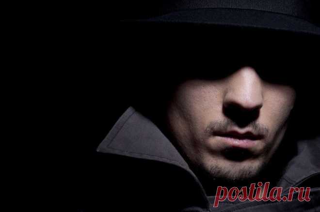 Что мужчин раздражает в девушках Промониторив несколько десятков форумов, мы написали этот материал для того, чтобы некоторые дамы спустились с небес на землю. Опустим скучные поводы для раздражения