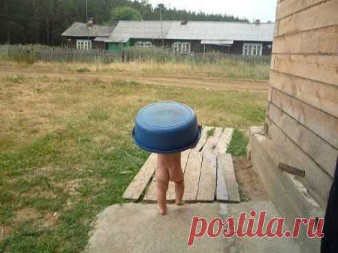 В баньку тихо, чуть дыша, шлепал тазик не спеша...)))))
