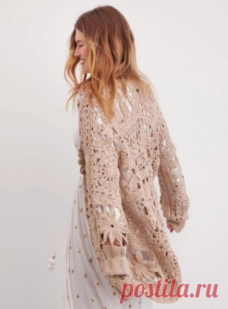 Вязаный из мотивов кардиган крючком