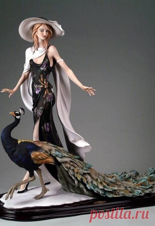 Женщины наделены неподражаемым даром выражать свои чувства без лишних фраз: женское красноречие - в звучании голоса, в движении, в позе и взгляде. 
Оноре де Бальзак
Романтика Фарфоровых статуэток  Джузеппе Армани