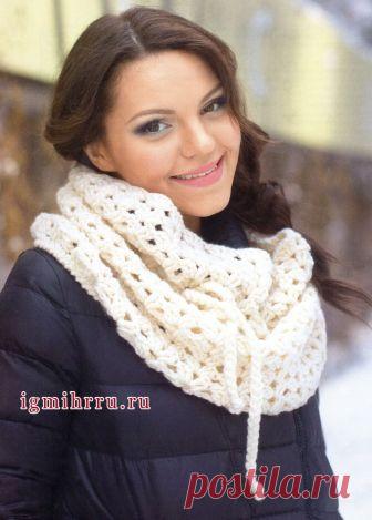 Снуд молочного цвета. Вязание крючком