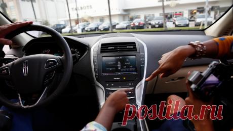 Функции, которые есть во многих автомобилях, но о них большинство водителей не знают Сейчас все новые автомобили разделены на комплектации при продаже в автосалоне. Часто технические параметры каждого экземпляра одинаковые или отличаются незначительно, при этом стоимость всех комплектаций разная. Так происходит из-за отсутствия или наличия определенных функций. Те, кто ищет автомобиль дешевле, покупают экземпляры в минимальной комплектации и потом устанавливают себе необхо...