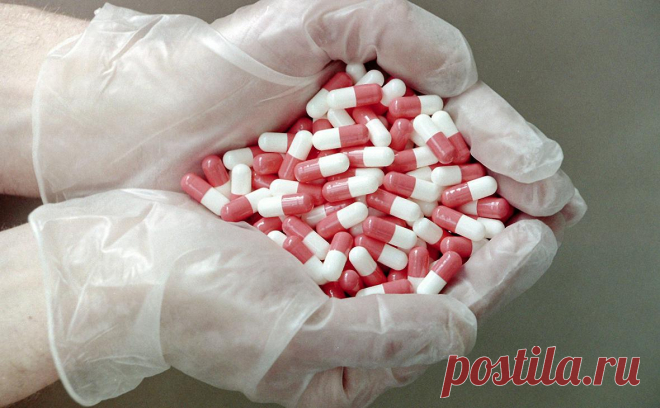 Ученые предложили антибиотики после секса для профилактики сифилиса. Исследования показали, что таблетка доксициклина, принятая в течение 72 часов после незащищенного сексуального контакта, значительно снижает риск заражения сифилисом, гонореей и хламидиозом