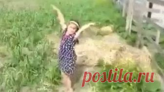 ЮНАЯ ЧЕЧЕНКА ТАНЦУЕТ ПРОСТО КЛАСС ПОД МУЗЫКУ ТАНГИ ЧУ