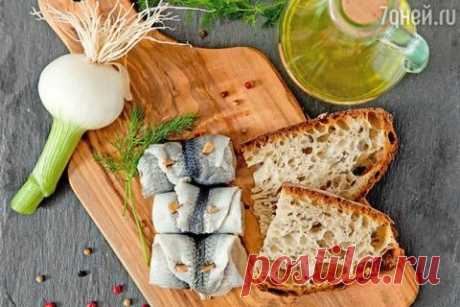 Салат «Морская царевна» и рыбные закуски: 3 рецепта блюд с сельдью