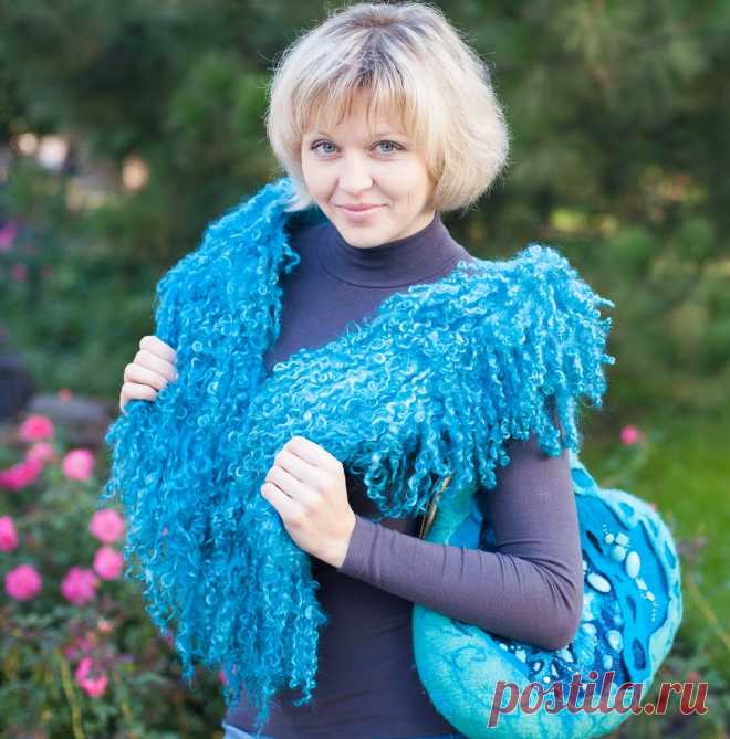 Купить Горжетка "Кудряшка в бирюзе" мастера Сидык Арина - Magic Wool