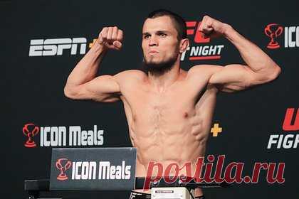 Экс-чемпион UFC назвал брата Нурмагомедова самым опасным бойцом в легчайшем весе. Бывший чемпион UFC Генри Сехудо назвал россиянина Умара Нурмагомедова самым опасным бойцом в легчайшем весе. «Умар — самый жесткий вызов для любого соперника, включая меня. Он может биться, он может бороться, он может боксировать, он разносторонне развит», — отметил Сехудо.