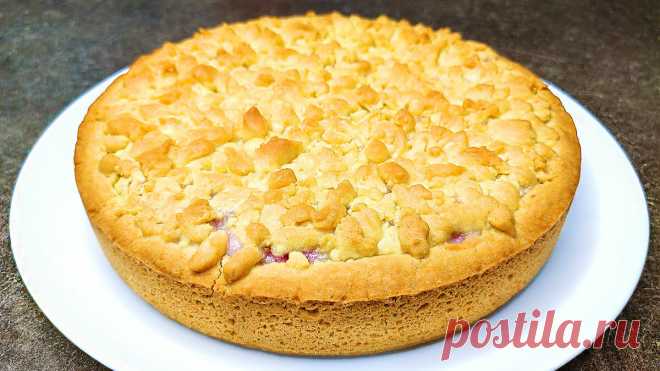 В ДВА РАЗА ВКУСНЕЕ обычных пирогов! ПОТРЯСАЮЩИЙ творожный пирог с клубникой - ЗА КОПЕЙКИ! | Ольга Лунгу | Яндекс Дзен