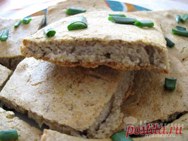 Азиатская лепешка из гороховой муки — рецепт с фото пошагово Как приготовить Азиатская лепешка из гороховой муки с использованием: мука гороховая,мука пшенная,вода,масло сливочное. Любите ли вы печь домашний хлеб? Если да, то предлагаю попробовать азиатскую лепешку из гороховой муки с некоторыми поправками на русский манер. Печь я заменила духовкой, пшеничную муку на пшенную, а некоторые приправы уменьшила в разы, чтобы лепешка получилась лишь с легким ароматом приправ.