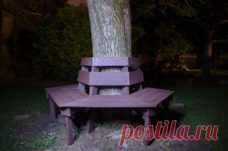 Шестиугольная скамья из деревянных поддонов