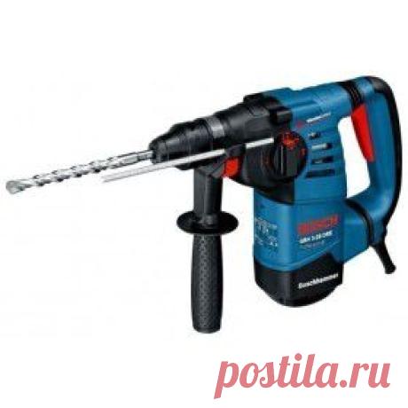 Купить Перфоратор Bosch GBH 3-28 DRE в Пензе, цена / Интернет-магазин "Vseinet.ru".
Перфоратор Bosch GBH 3-28 DRE 0.611.23A.000 - инструмент с шарнирным креплением кабеля. Благодаря системе Vibration Control вибрация перфоратора снижена на 10%. Г-образное исполнение перфоратора, делает его еще более удобным и комфортным, так как вес инструмента распределен равномерно. Также имеется специальная кнопка, которая блокирует удар при сверлении в древесине и металле.